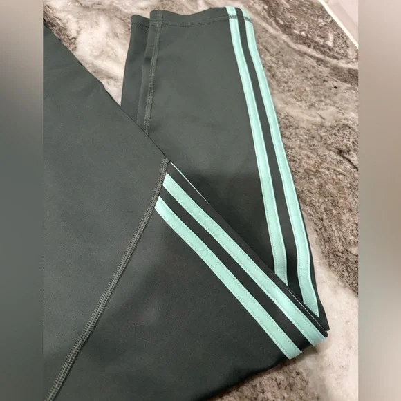Green adidas 3-stripe leggings, SIZE: L - Picture 3 of 8